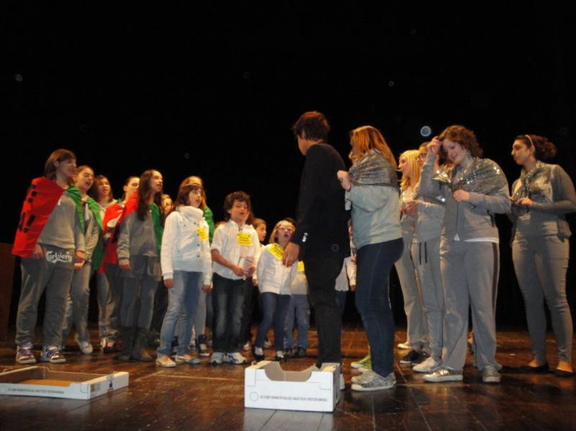 Scienza, teatro, amianto. Si parla di cure, ricerca e speranza con medici e studiosi