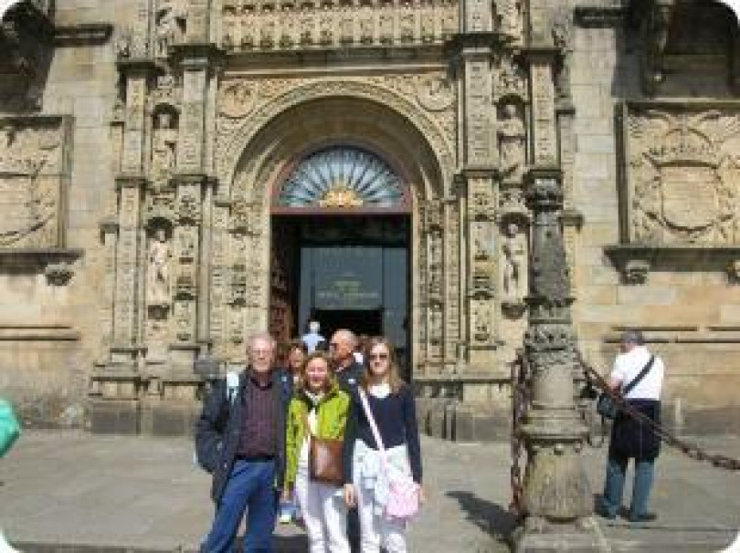 Santiago nella piazza dell'obradoiro e il botafumeiro- della cattedrale - Pranzo nella cappella reale - Il ricordo di Pavese