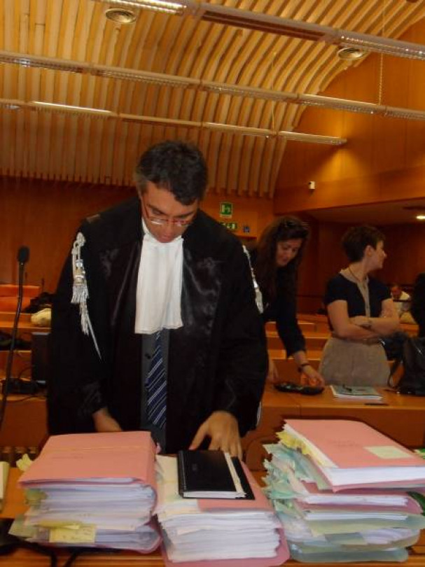 L'Eternit? Risparmiava sulla sicurezza, ma investiva in mistificazione
