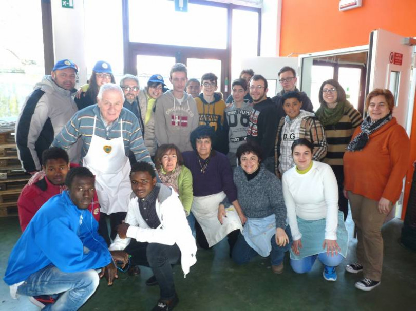 Trino, il pranzo dell’amicizia tra cibo e culture differenti