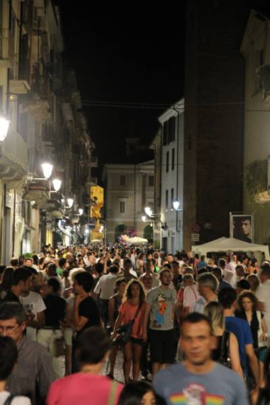 Mostre, musei aperti e tanto divertimento nei bar e nel centro storico: il programma della Notte Bianca di sabato 5 luglio
