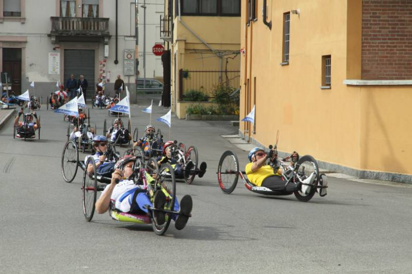 Handbike contro l’amianto per un mondo 