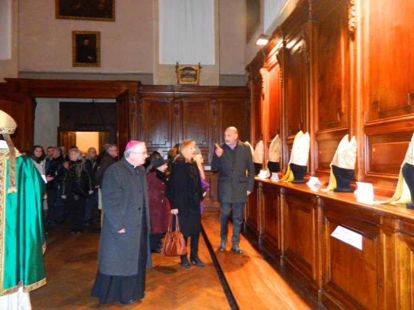 Mitra Fulgore di Santità a Casale e le opere del pittore Luigi Onetti a Lu