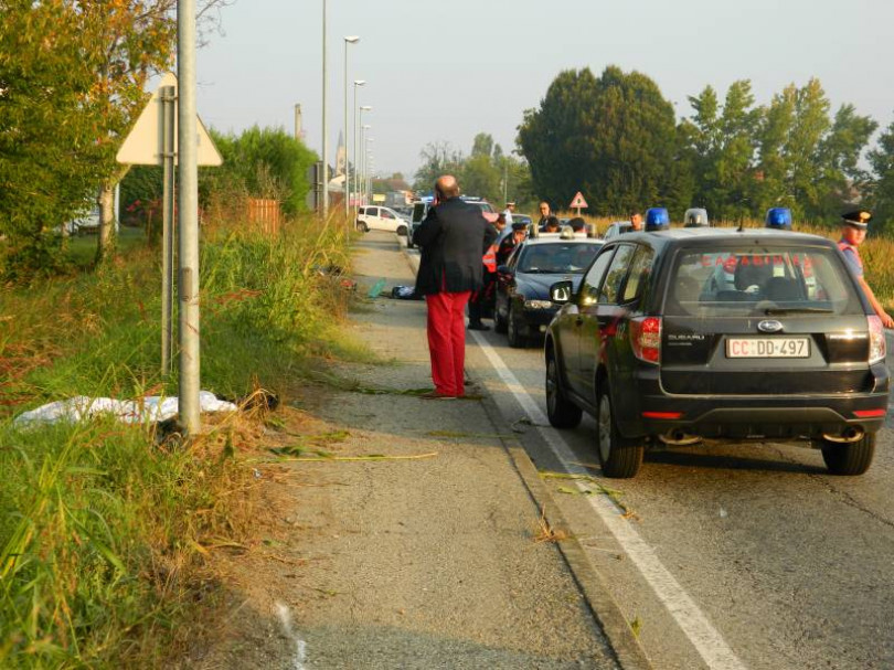 Trovato morto sul ciglio della strada: chi è?