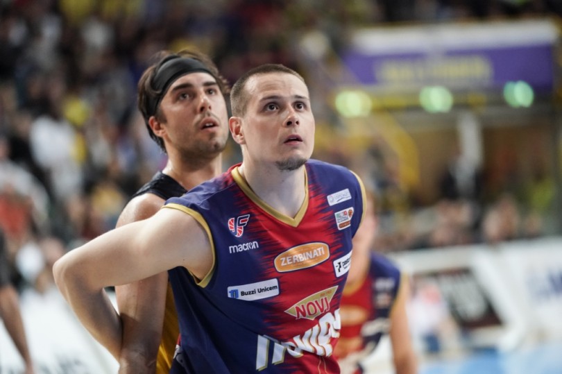 La Novipiù in campo a Verona per Gara-2 con l'obiettivo di pareggiare la serie degli ottavi con la Tezenis