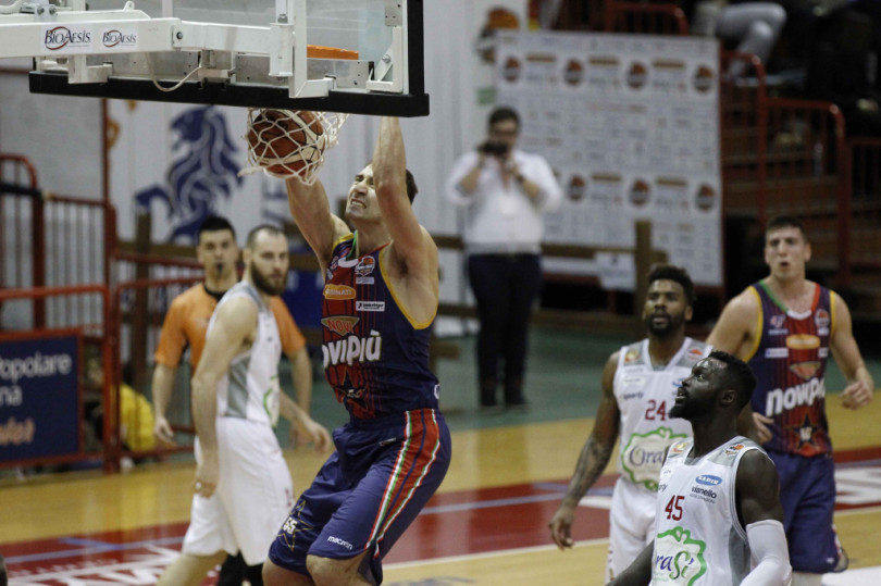 Final Eight: a Jesi la Novipiù è subito eliminata nei quarti dalla OraSì Ravenna