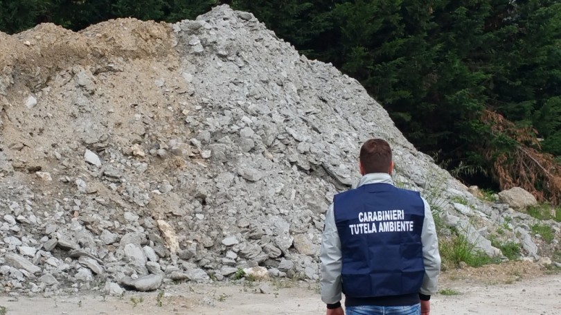 Imprenditore edile monferrino indagato per gestione illecita di rifiuti speciali pericolosi