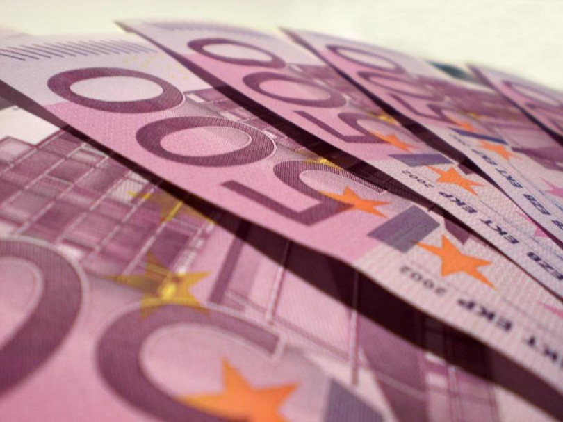 Un contratto d’acquisto con clausole vessatorie fino a settemila euro: denunciato un venditore