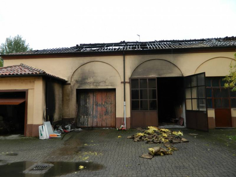 Incendio a Giarole: evacuata la scuola materna