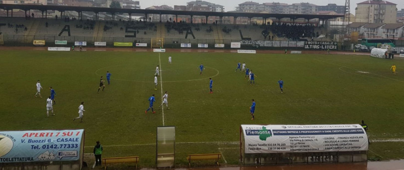 Birolo all'88esimo! Il Casale (in nove) batte la corazzata Como! Molte gare rinviate per pioggia