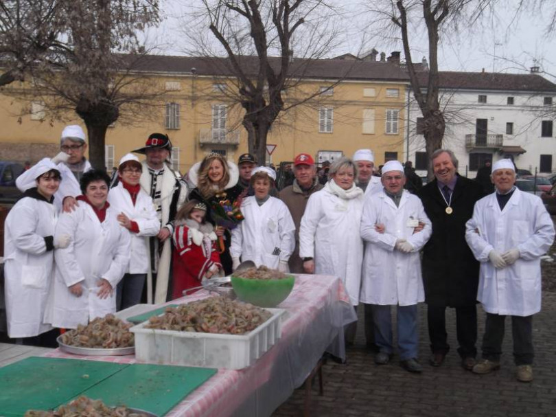 Il Carnevale si apre con la gran fagiolata