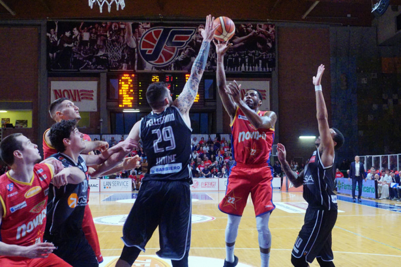 La Novipiù vince gara-1 dei quarti di finale contro Udine: 83-81