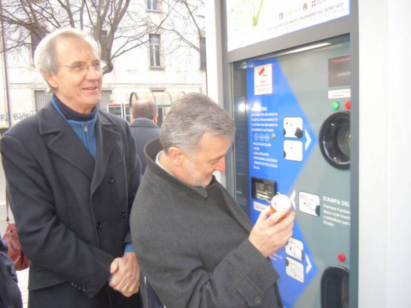 Ecoshop: due centesimi per una bottiglia di plastica