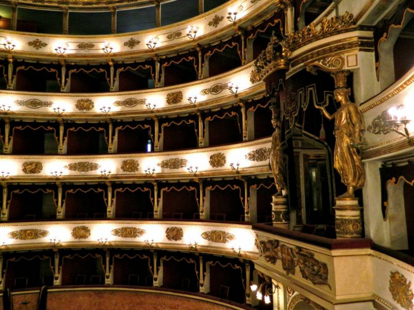 Municipale, conto alla rovescia. Sabato 30 si riapre il sipario