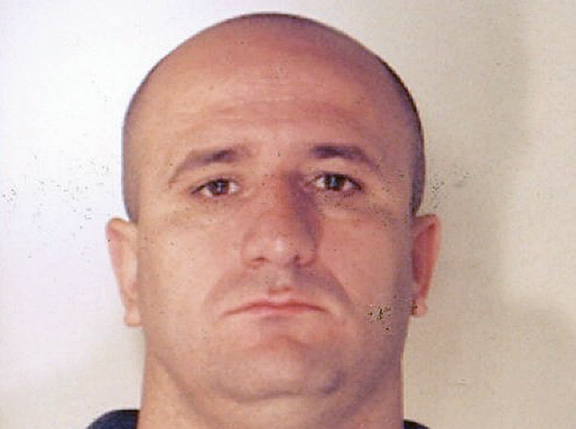 Sprangata del gorilla al cliente del night club: albanese arrestato per tentato omicidio