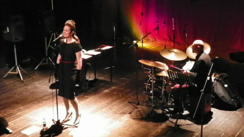 Al Sociale di Valenza lo swing della cantante americana Nancy Harms