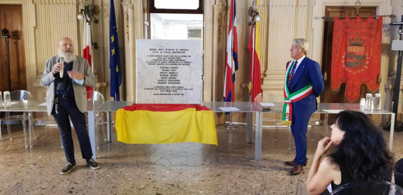 Una targa per ricordare gli ebrei cancellati dagli Albi professionali nel 1939