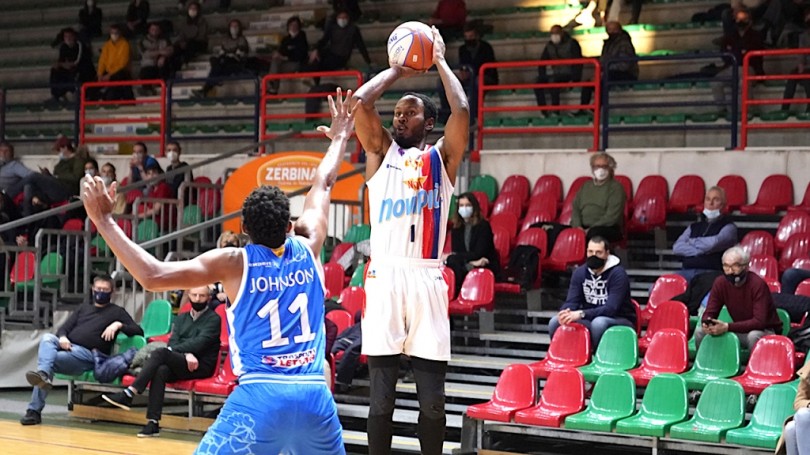 Terza vittoria di fila per la Novipiù che s'impone anche sull'Orlandina: 97-79. Ora è terza in classifica con 16 punti