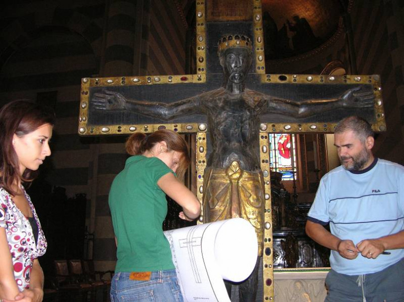 Il Crocifisso scende in Duomo