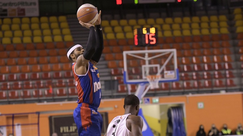 Impresa della Novipiù, che in 8 espugna il PalaCarnera: 66-79 il finale contro l’APU Udine