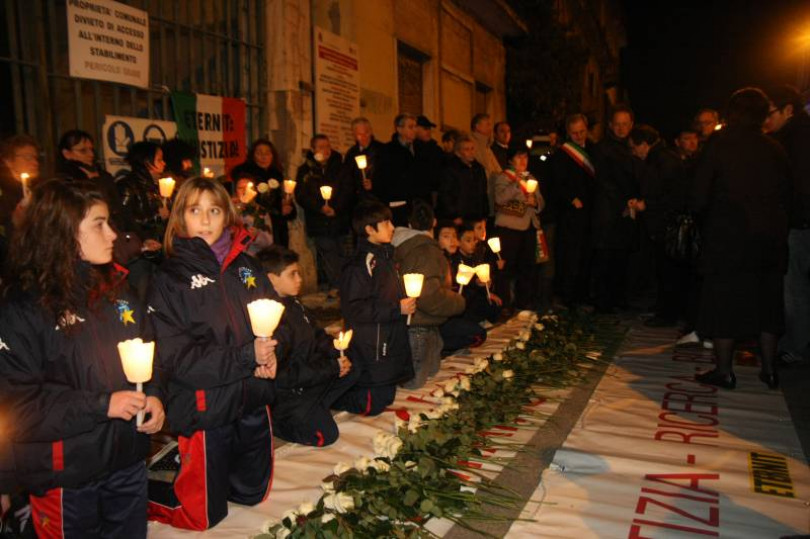 Processo Eternit: la lotta riparte con le fiaccole