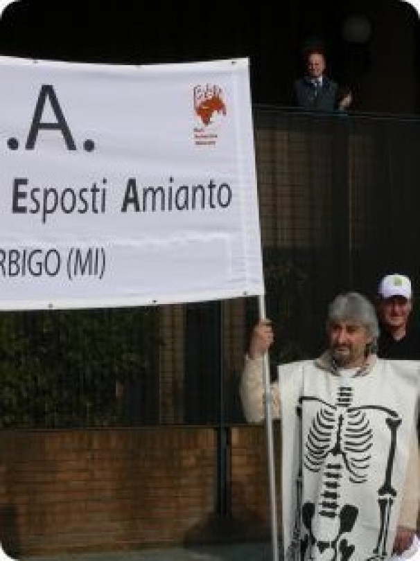 Amianto: salta l'udienza del 16. Altre 500 pagine di istruttoria dell'accusa