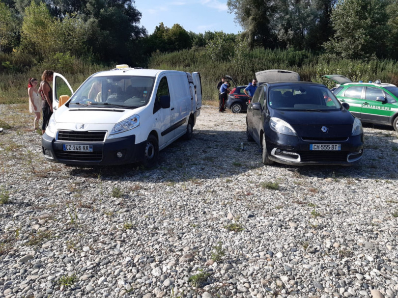 Francesi nelle aree protette del Po con le auto: sanzionati dai Carabinieri
