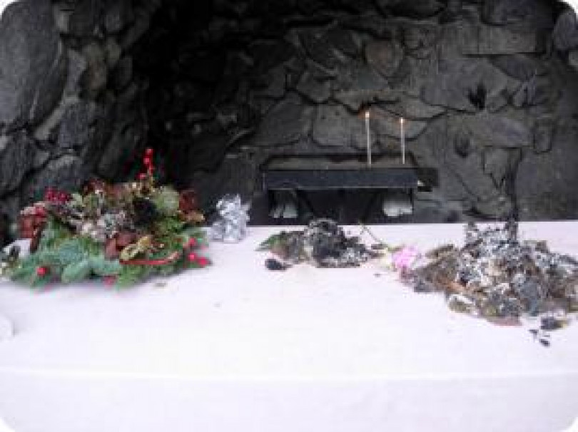 Atti vandalici alla grotta di Lourdes - Chiesta maggiore sorveglianza nella zona