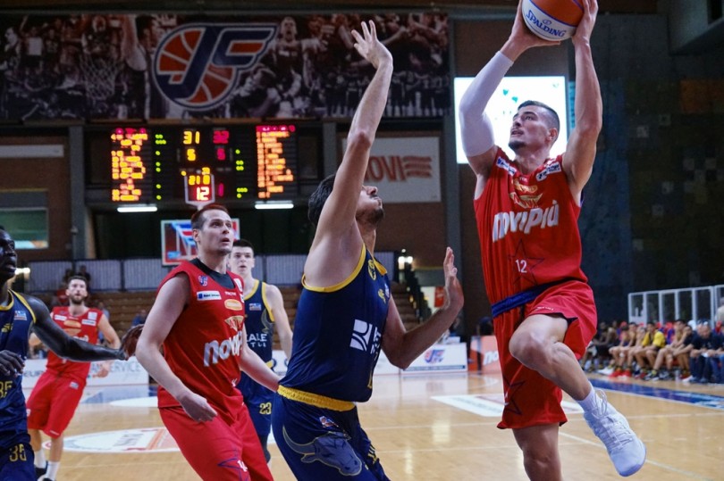 La Novipiù chiude il girone di SuperCoppa senza vittorie; al PalaFerraris finisce 68-75 per la Reale Mutua