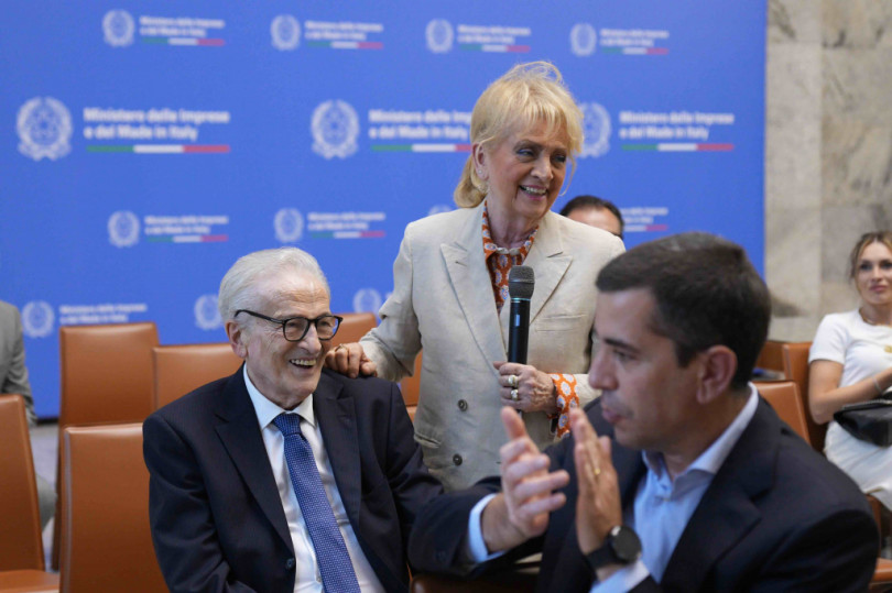 Vere icone di design e i Krumiri vanno al Ministero delle Imprese e del Made in Italy