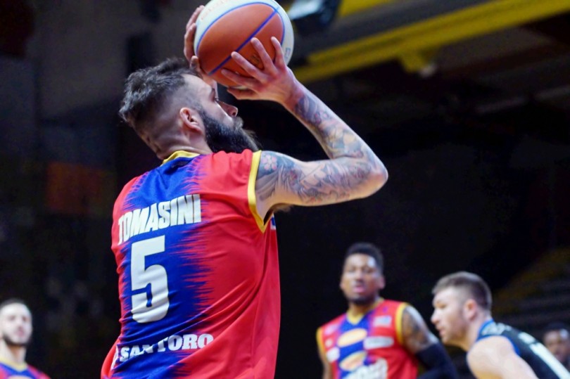 Domenica al PalaFerraris si giocherà a porte chiuse la partita tra Novipiù e Rieti