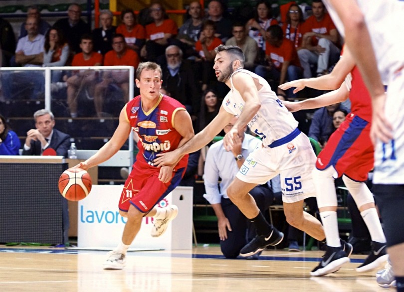 Sublussazione alla spalla destra per lo juniorino Davide Denegri