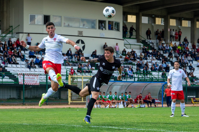 Doppietta di Forte e il Casale consolida le terza posizione in classifica. Per la Crescentinese sarà spareggio promozione