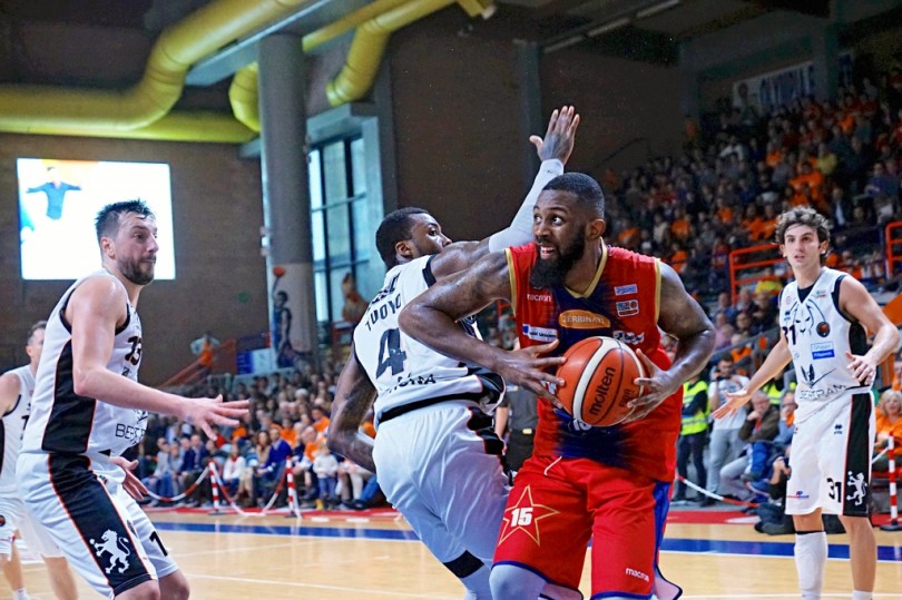 Si gioca il Derby della provincia. La Novipiù nella tana dei Leoni