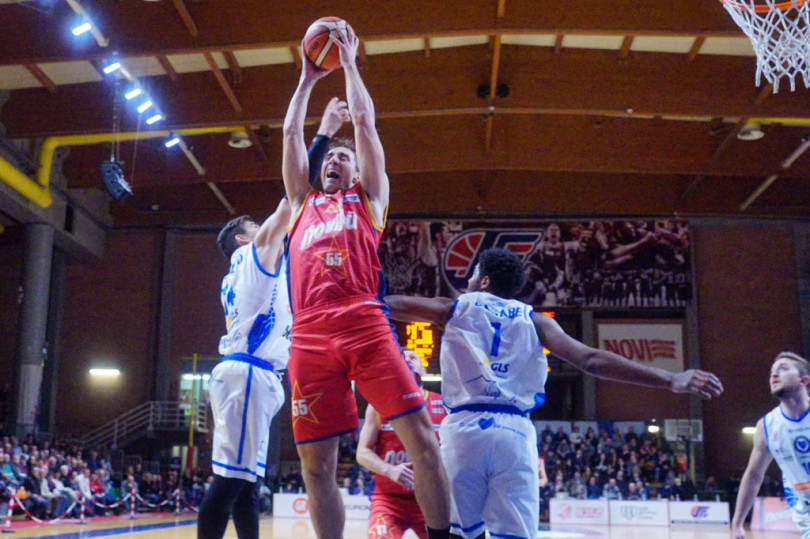 La Novipiù (senza Sanders) non fa sconti a Napoli: è la nona vittoria consecutiva