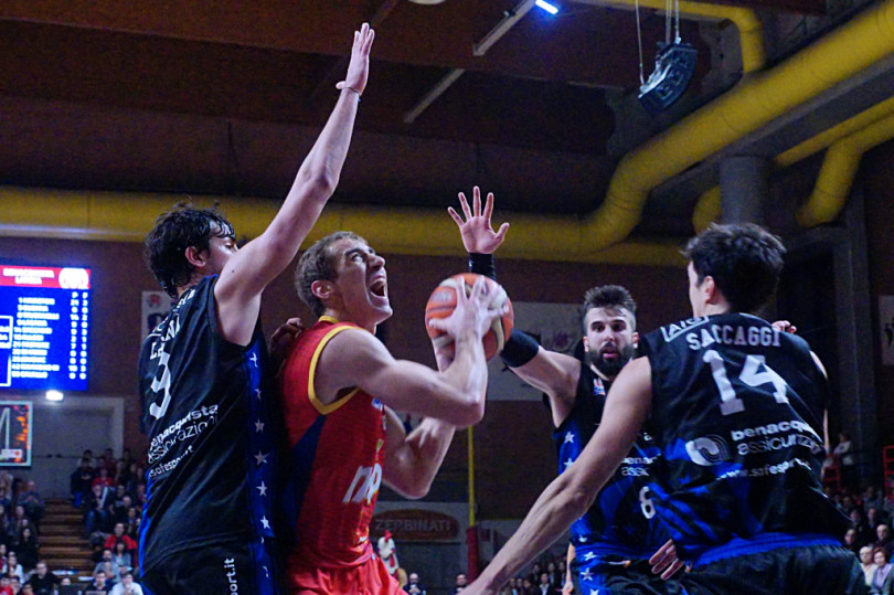 La Novipiù in Sardegna per la sfida inedita con Cagliari. E' la prova generale del derby con Biella