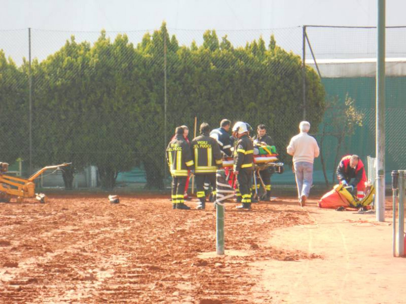 Con la gamba nella fresatrice: grave artigiano