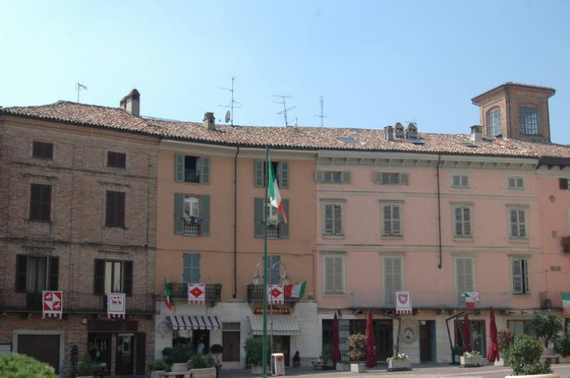 Le «adozioni» di Moncalvo: dalle famiglie monferrine un sostegno ai bimbi del Benin