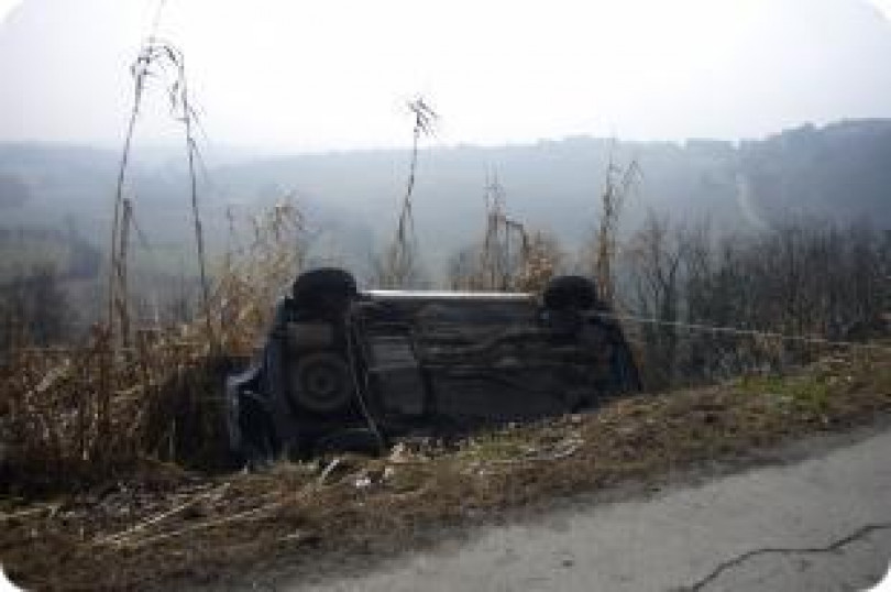Salvataggio nel burrone a Rosignano - Illesa la donna che si trovava al volante
