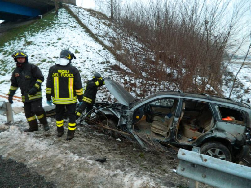Gravissimo incidente sulla A26 nel territorio di Villanova: due morti e due feriti