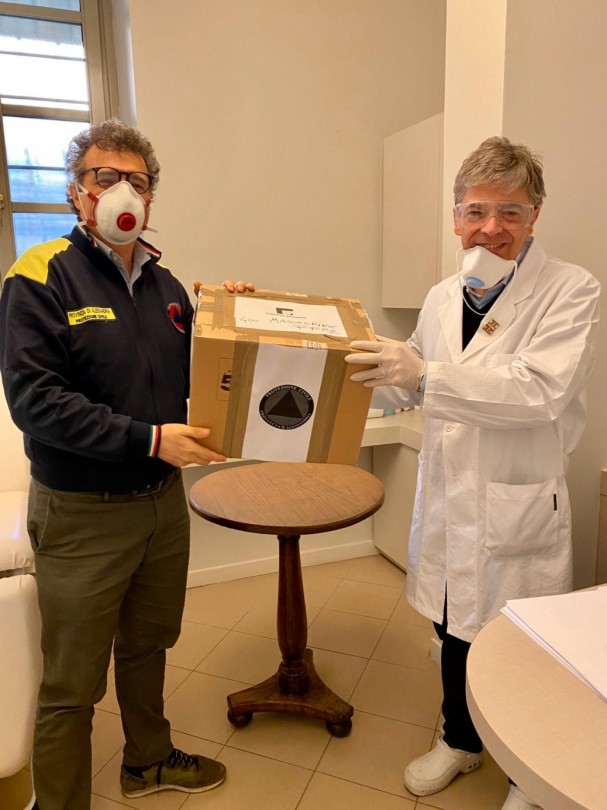 Le farmacie piemontesi donano mascherine FFP2 alla Protezione Civile provinciale