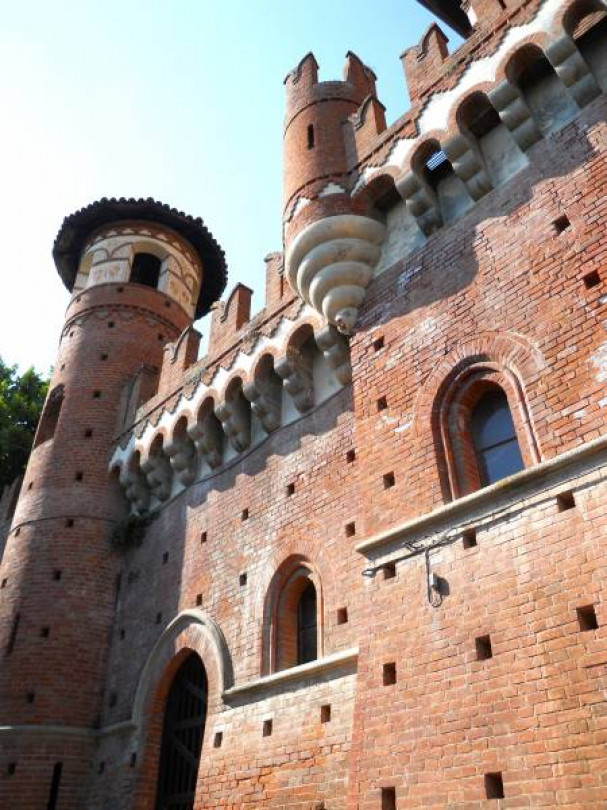 Castello, adesso spunta un ‘giallo’: La richiesta di inserire la prelazione per bloccare il contratto della società milanese