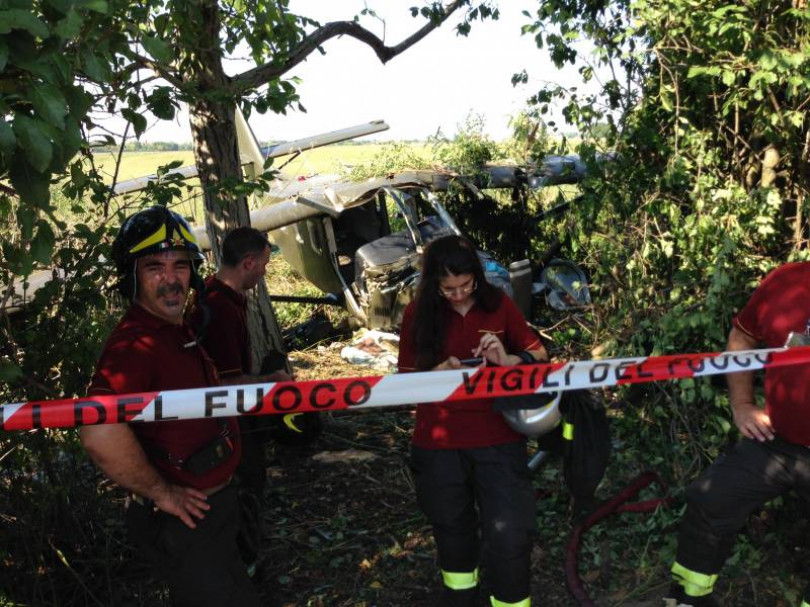 Grave incidente al Cappa di Casale: aereo cade, nove feriti, alcuni gravi <B>Fotogallery</b>