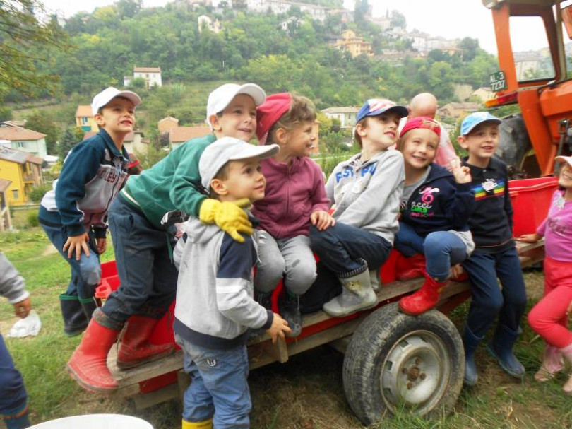 Ozzano, piccoli vendemmiatori crescono