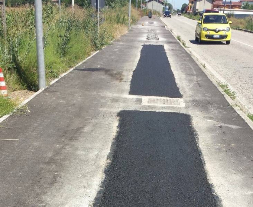 Frazione San Germano tra erbacce e strade da asfaltare