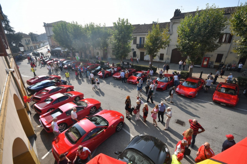 Mirabello Monferrato aspetta l'arrivo delle Ferrari