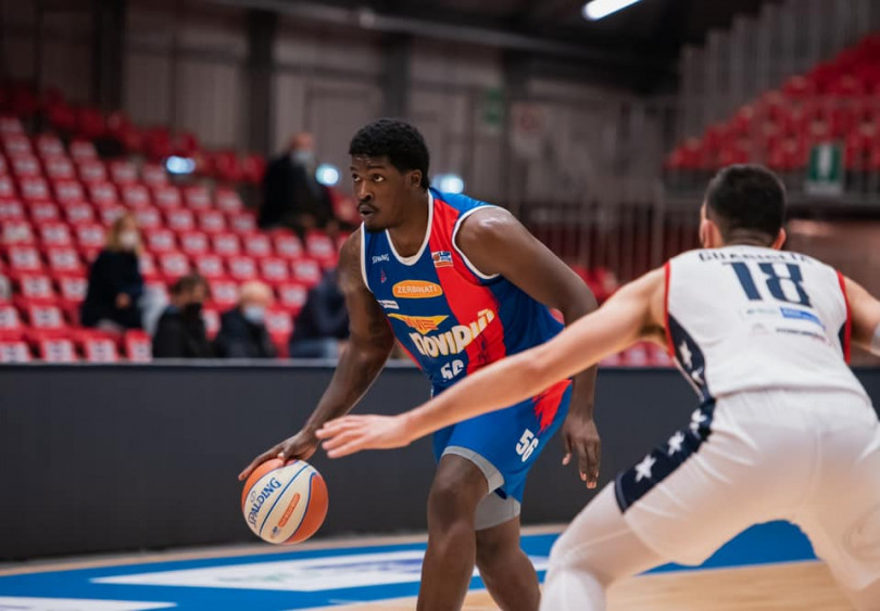 La Novipiù ottiene la terza vittoria consecutiva nell'anticipo contro Mantova 79-73