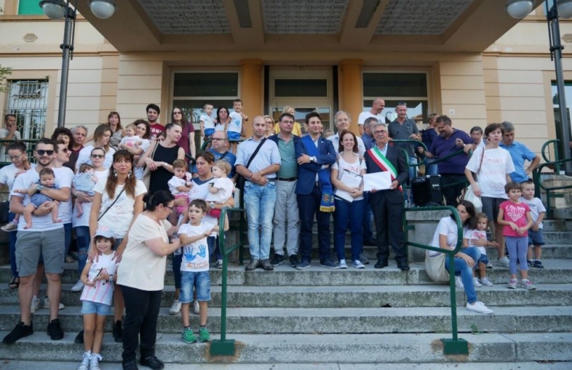 Un centinaio di persone alla marcia per la difesa della Ginecologia