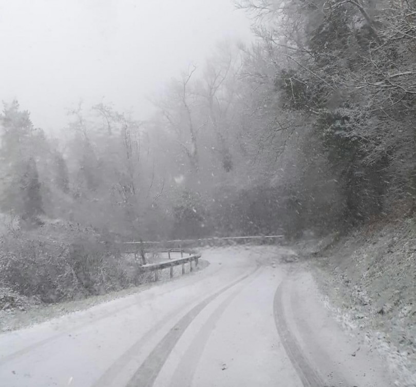 Prima neve di stagione in Monferrato: prudenza sulle strade