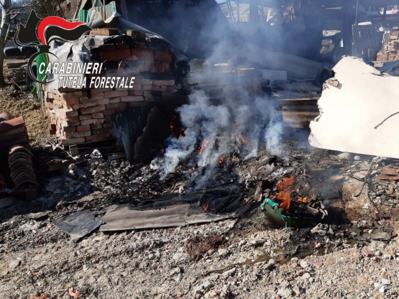 Roghi di rifiuti: denunciato impresario edile